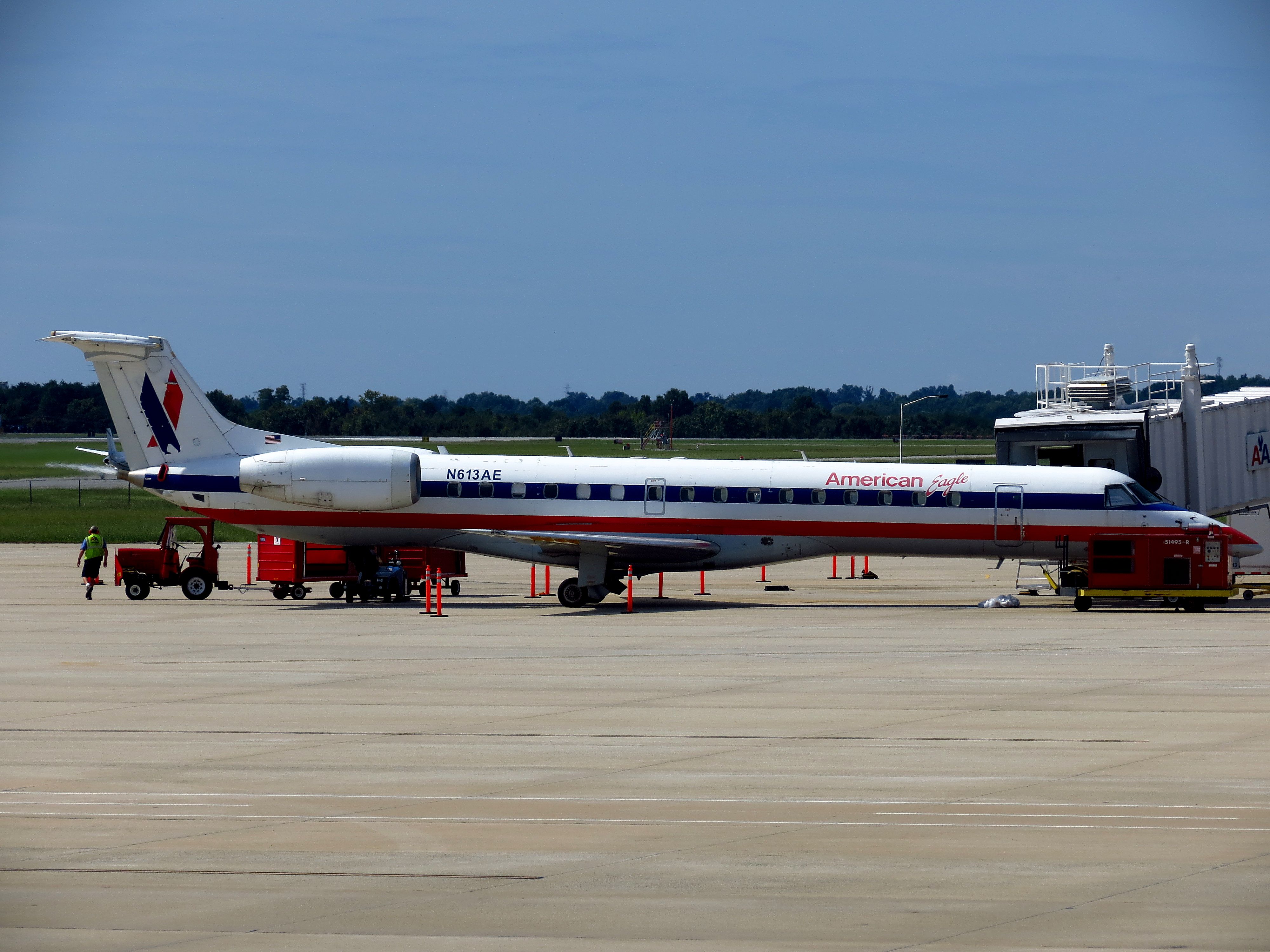 Wikipedia image of American Eagle Commercial aircraft on the tarmac